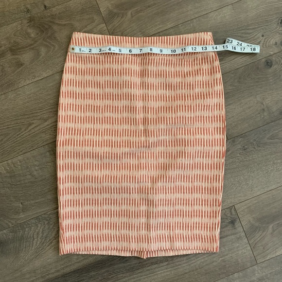 Loft Pink and White Pattern Pencil Skirt, size 00 - Picture 6 of 7